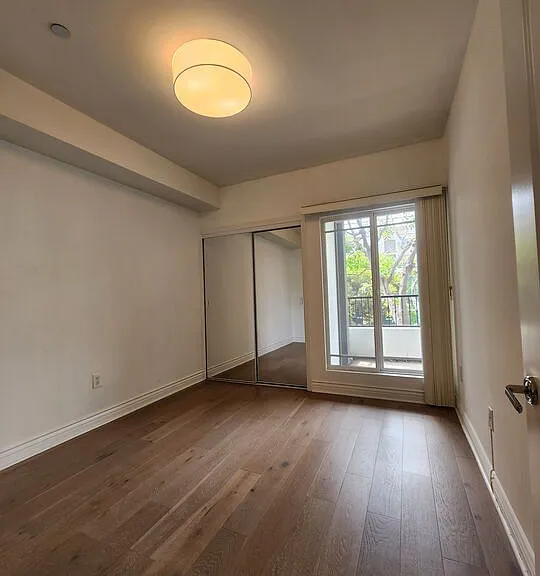 147 S Doheny Dr — Photo 20