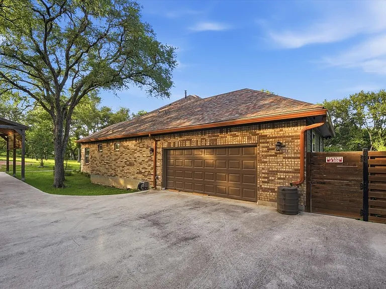 4133 Knight St — Photo 32