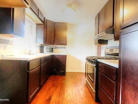 4th image of 3164 Rogers Lane Ave SW