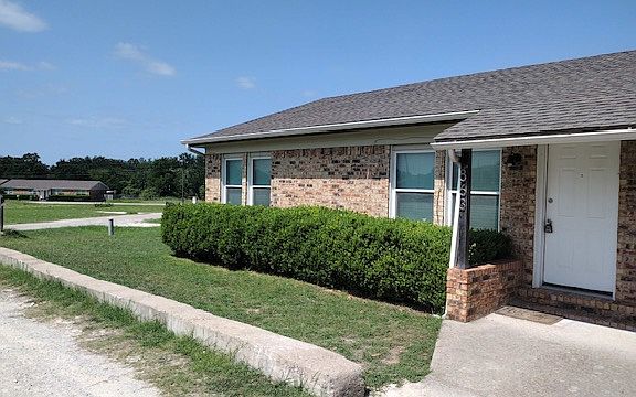 2nd image of 863 Meadowlark Cir