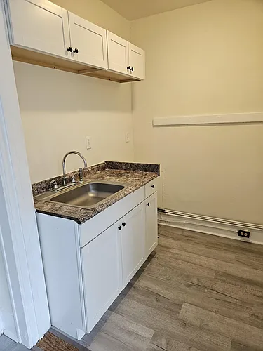 275 Park Ave Photo 1