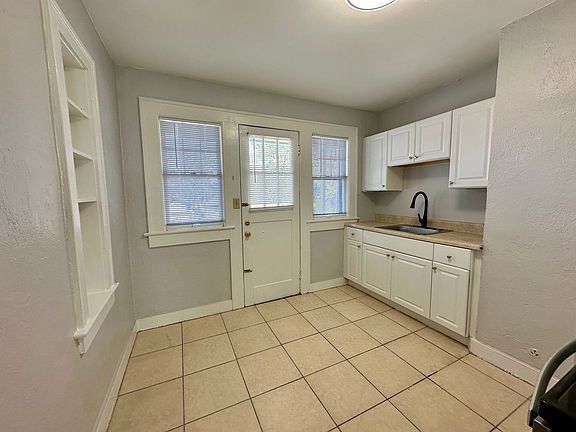 3rd image of 818 25th St W #11