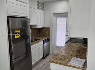 95 Edgewater Dr APT 201, Coral Gables, FL 33133