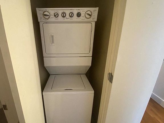 5th image of 181 Scholes St #2B