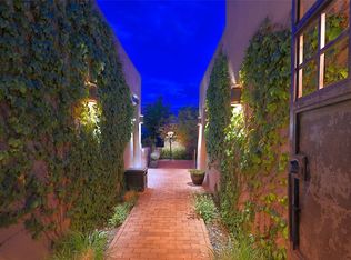 35 Via Pampa, Santa Fe, NM 87506