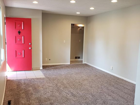 2nd image of 621 S 69th St