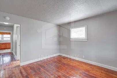 815 N Centennial St — Photo 8