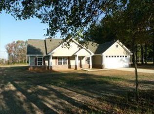 7075 Wolfe Rd, Columbus, MS 39705