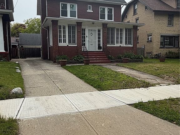 2nd image of 1070 Parkside Rd