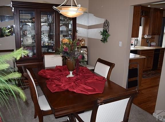 5th image of 10 Windflower Ct