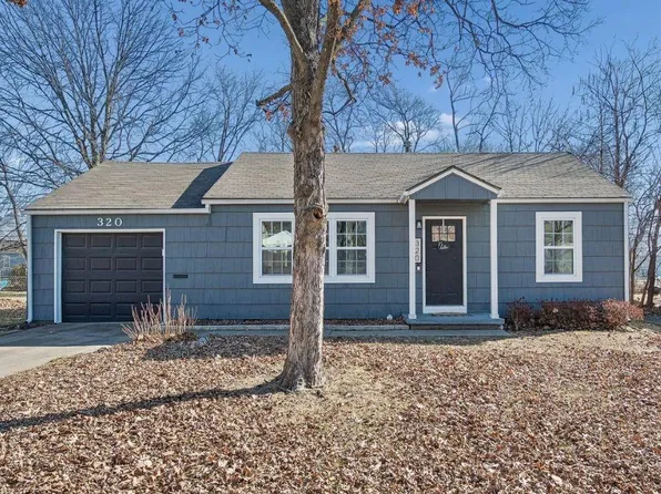 320 S Central St, Olathe, KS 66061
