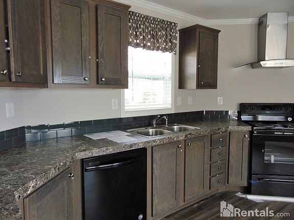 4th image of 307 River Point Dr