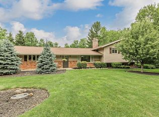 15365 Dale Rd, Chagrin Falls, OH 44022