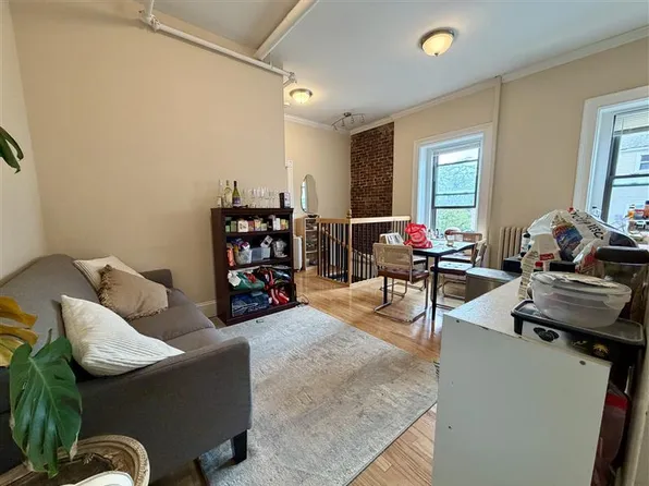 884 Massachusetts Ave, Cambridge, MA