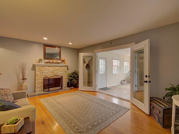 3rd image of 1734 Highland Ave