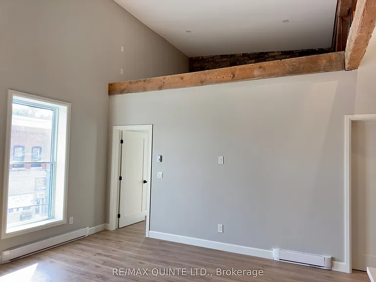 330 Victoria St N #7 — Photo 9