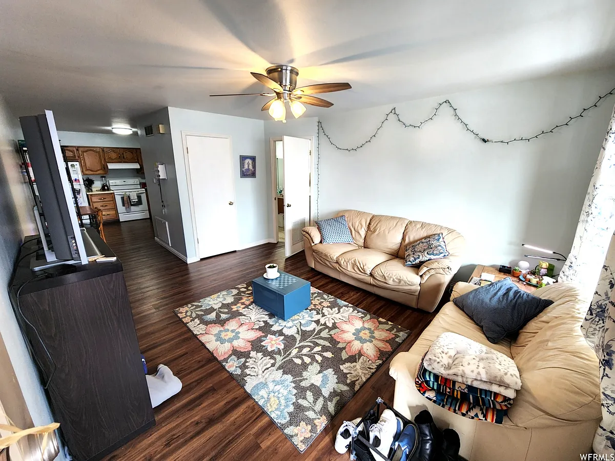 Building Photo - 261 N 400 E #302