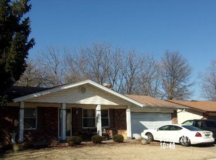 12047 Trampe Heights Ln, Saint Louis, MO 63138