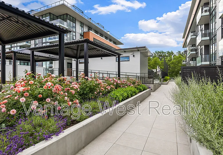 3389 Lakeshore Rd #210 — Photo 14