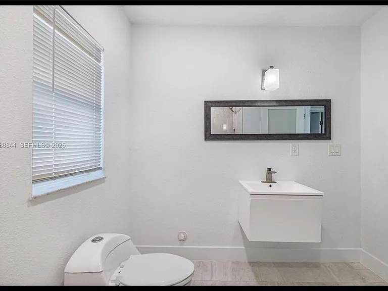 529 NW 42nd St — Photo 25