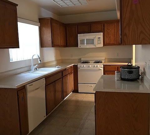 4th image of 14359 Haynes St APT 3
