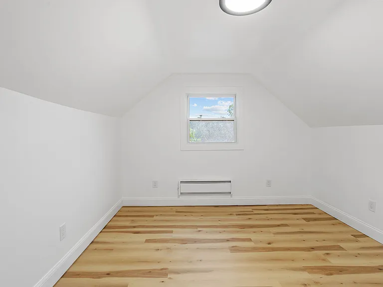 49 Farrell Ave — Photo 18