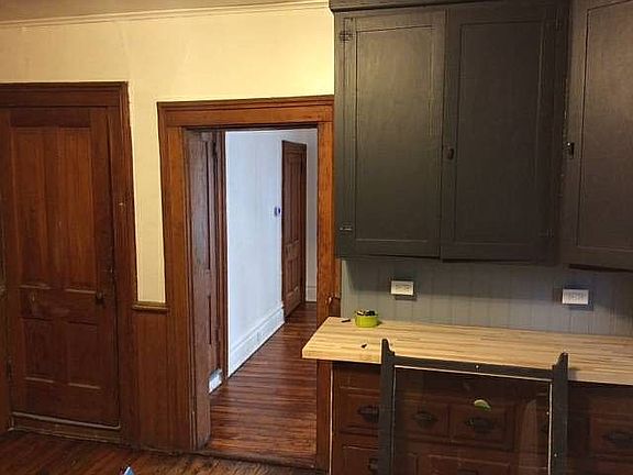 3rd image of 55 1/2 Clark Pl