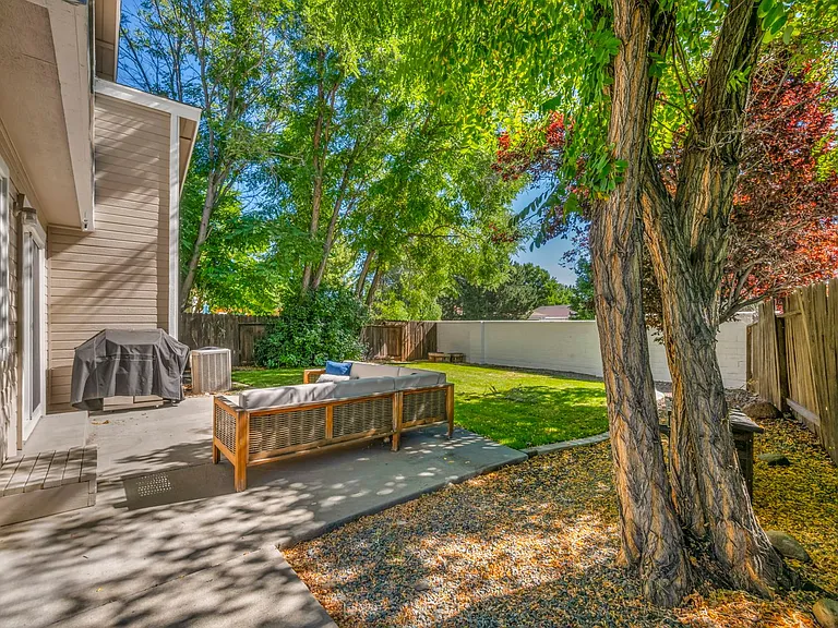 7554 Wheeldale Cir — Photo 35