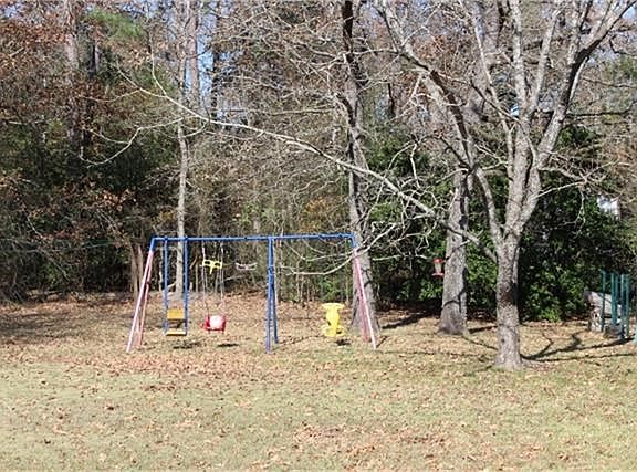 2nd image of 17 Hartley Ln