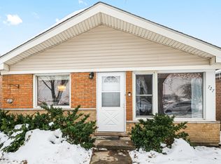 7727 New England Ave, Burbank, IL 60459