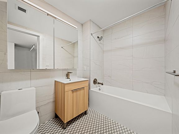 4th image of 40 Bruckner Blvd #1122