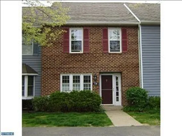 704 Meadow Ct, Glen Mills, PA 19342