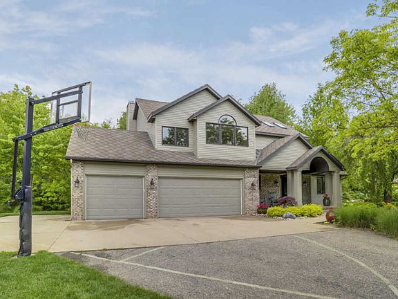 2nd image of 2295 Kamp Valley Ct NE