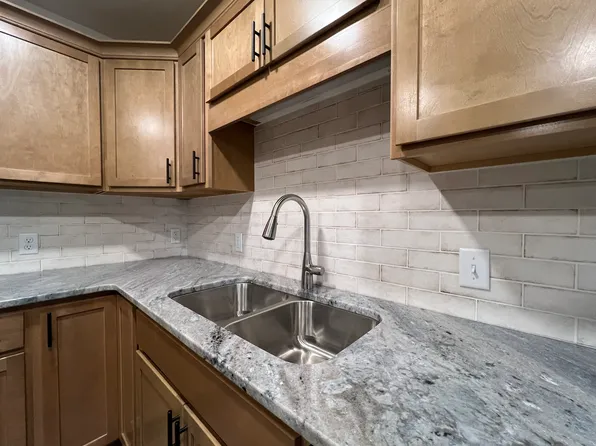 4811 Woodland Park Dr, Eau Claire, WI