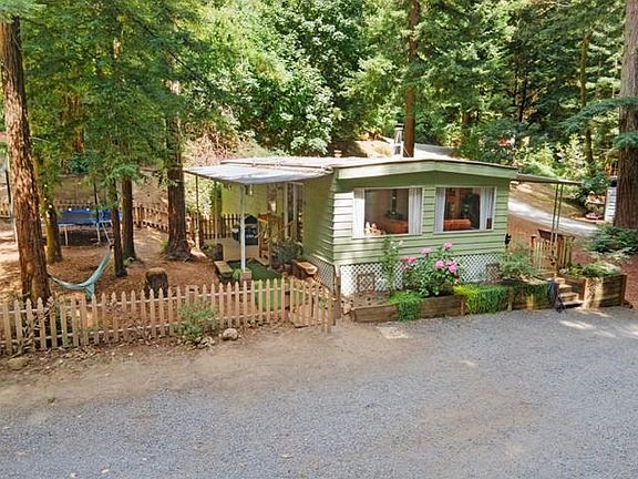 2nd image of 20289 Bear Creek Rd Unit 3