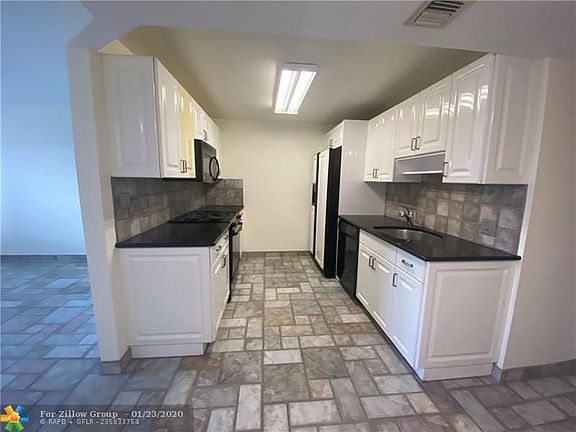 2nd image of 4326 Bougainvilla Dr APT 306