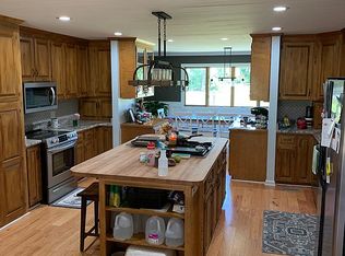 410 Star Hill Dr, Cape Carteret, NC 28584