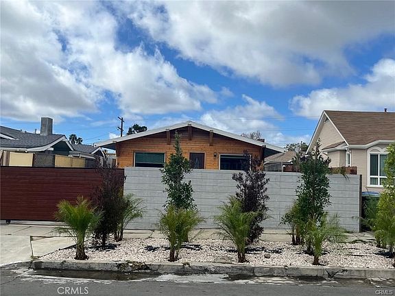 2nd image of 143 N Hobart Blvd