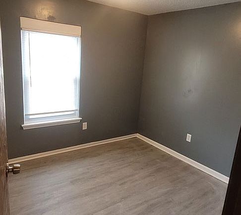 5th image of 5408 Agnes Ave
