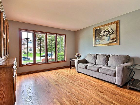 5th image of 9009 Redcastle Dr