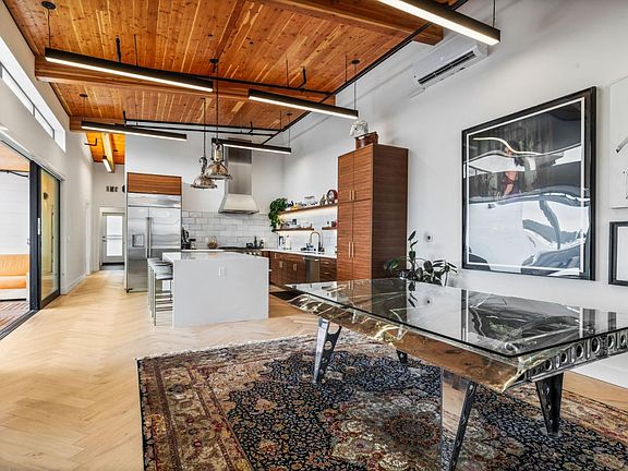 4th image of 200 Panetta Ave #3