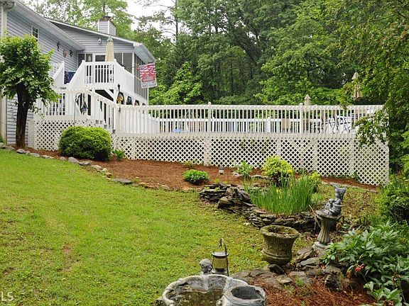 3rd image of 6828 Kelly Dr
