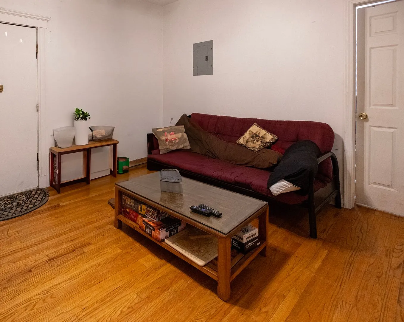 No Fee, Heat and Hot Water Included, All rooms big, Near B and C lines. Free heat and hot water! — Photo 3