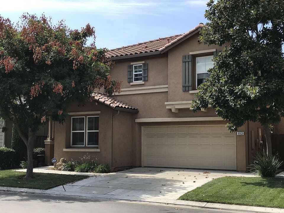 2nd image of 10929 Peony Place Dr