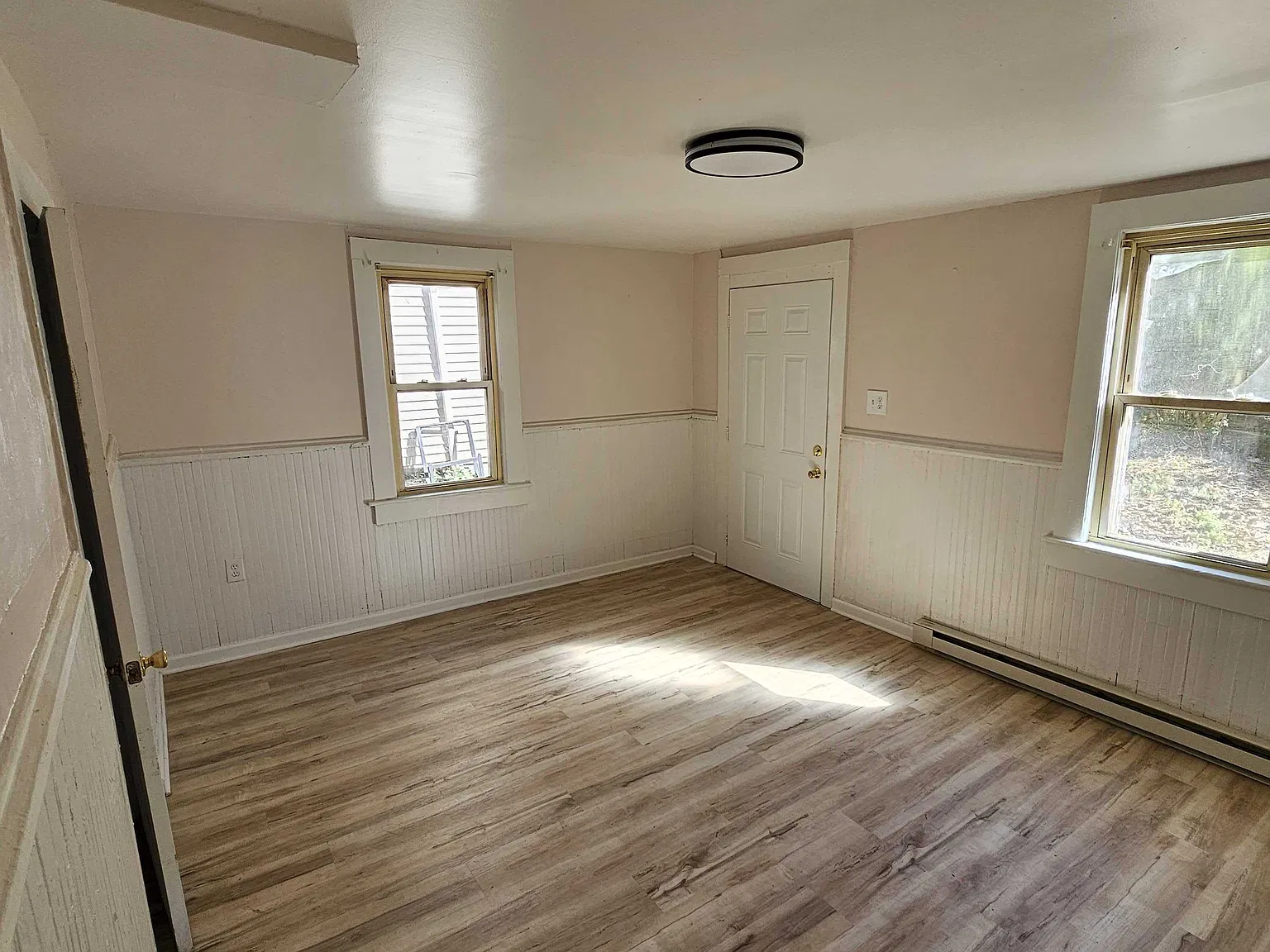 1017 Remington Ave — Photo 3