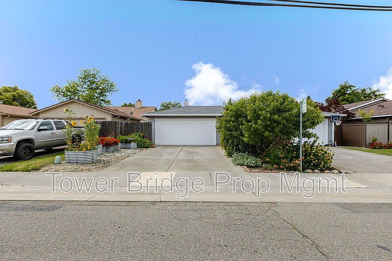 1st image of 3042 53rd St