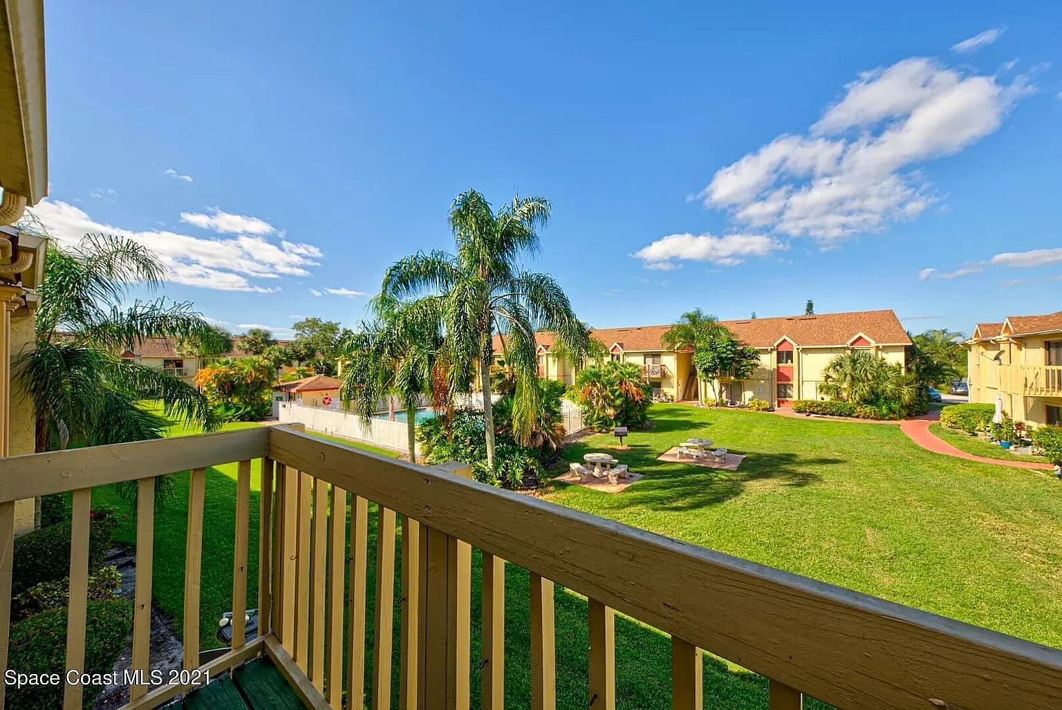 2190 Forest Knoll Dr NE — Photo 1