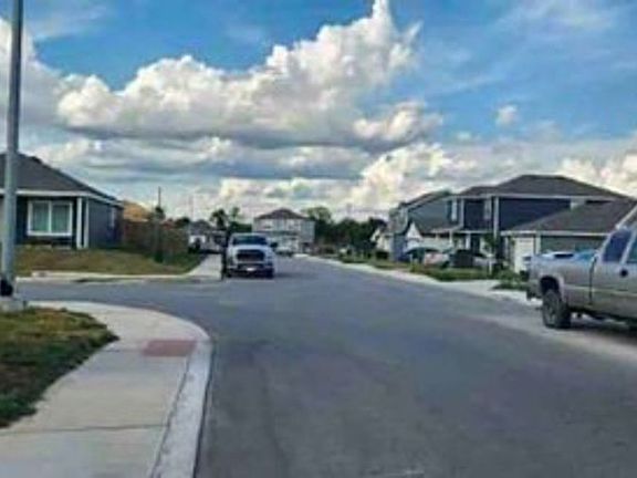 Exterior Neighborhood (street photo)