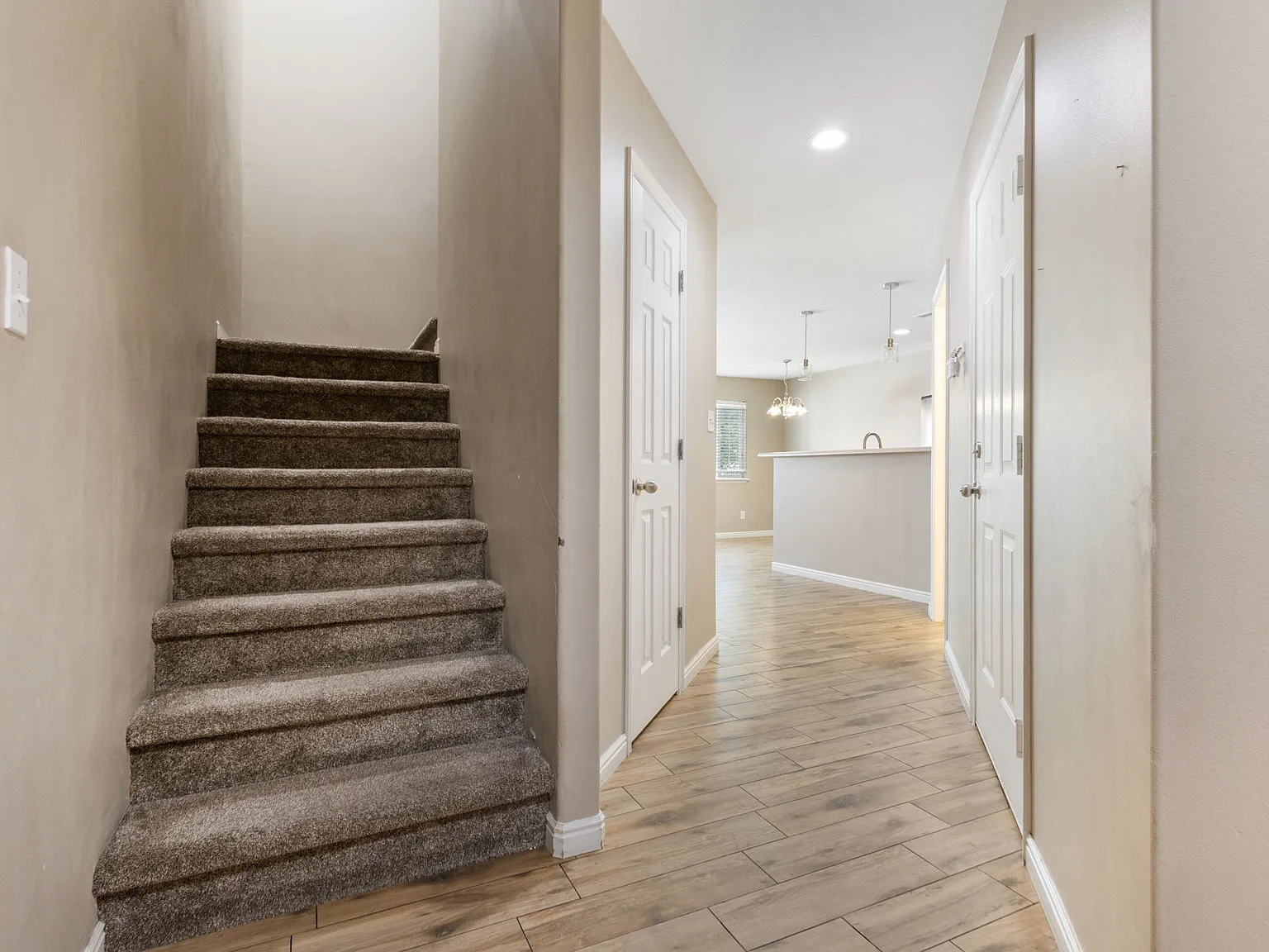 3 bed, 2.5 bath, 1500 sqft, $2,250 — Photo 2