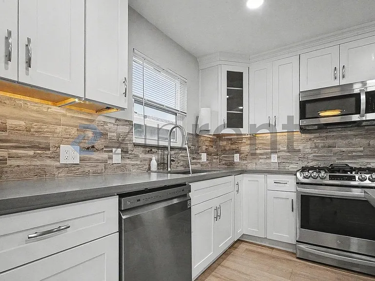 2307 N Cirby Way — Photo 14